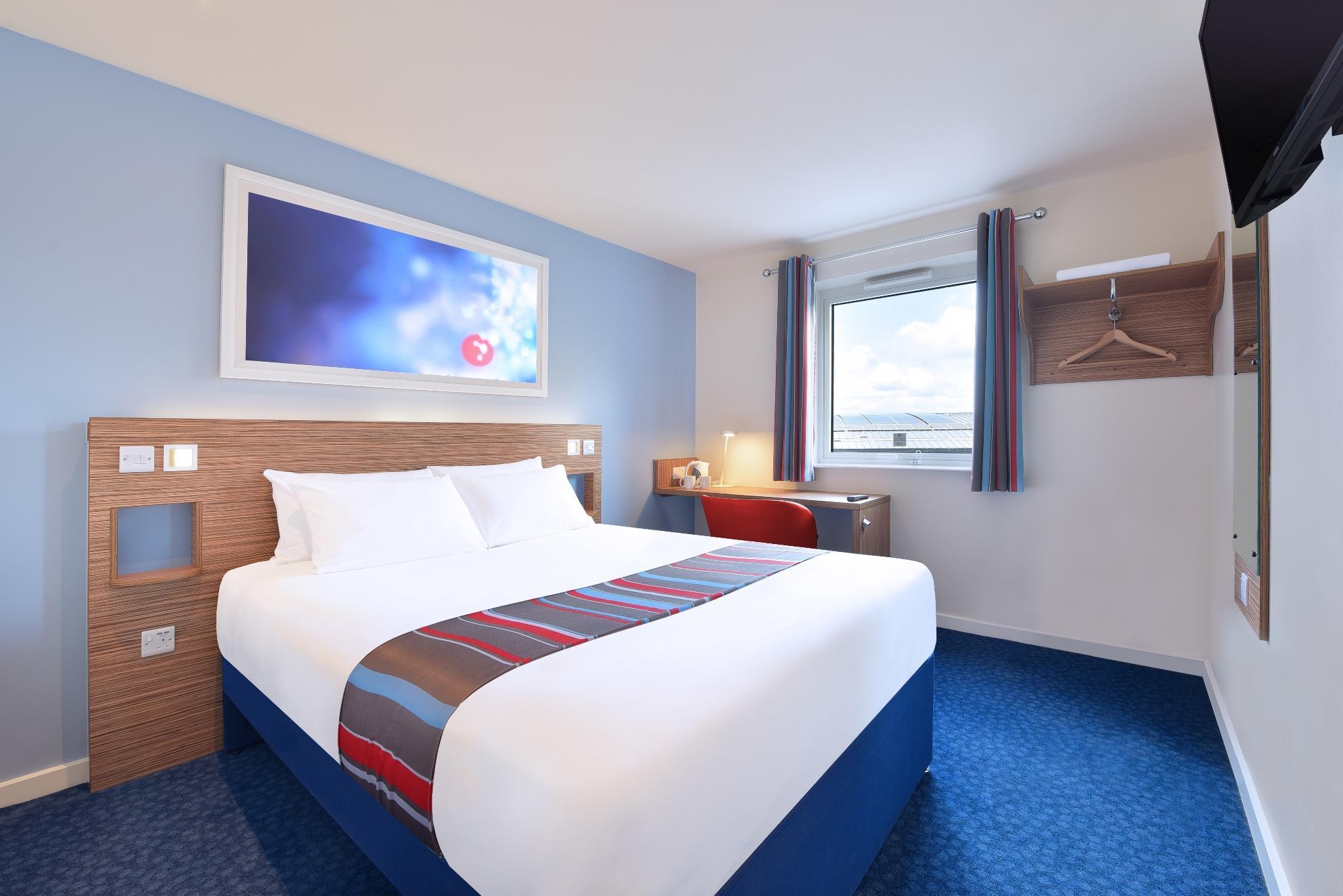 Ramada Encore Милтън Кейнс Екстериор снимка