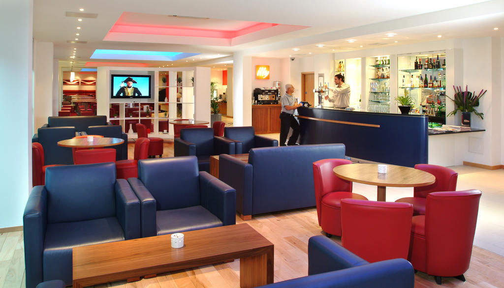 Ramada Encore Милтън Кейнс Екстериор снимка